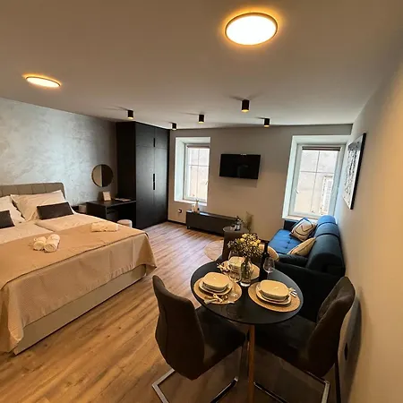 Studio Apartman Versi Old Town Zadar Exterior photo